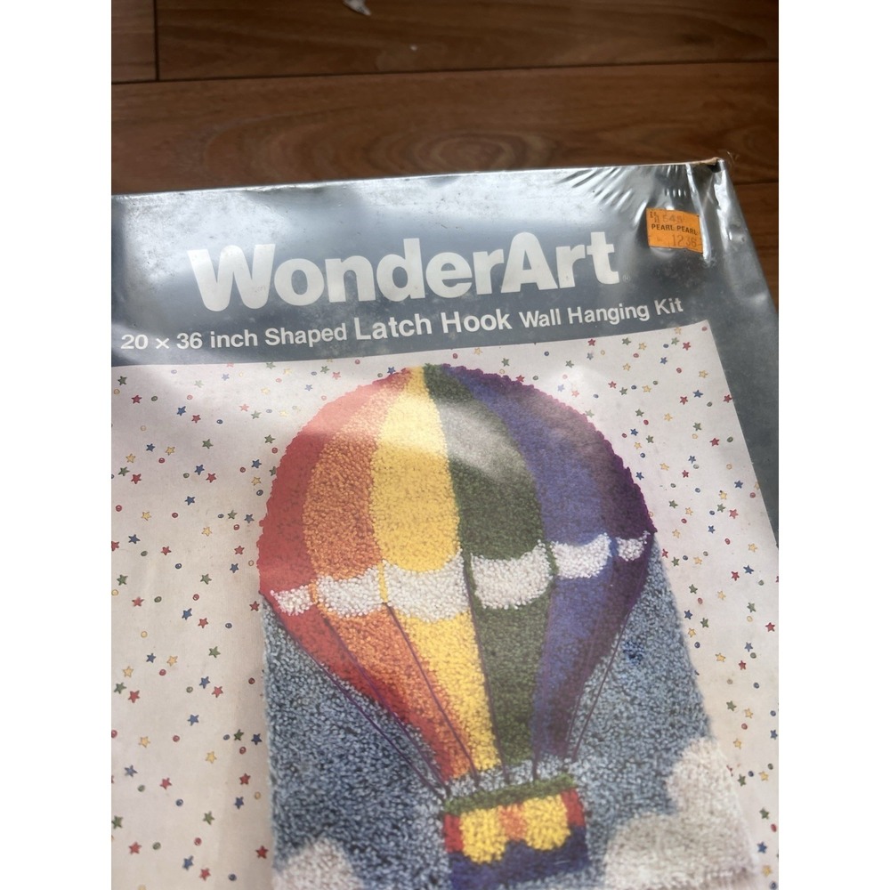 VINTAGE WONDERART HOT AIR BALLOON LATCH HOOK WALL HANGING KIT NO.4323